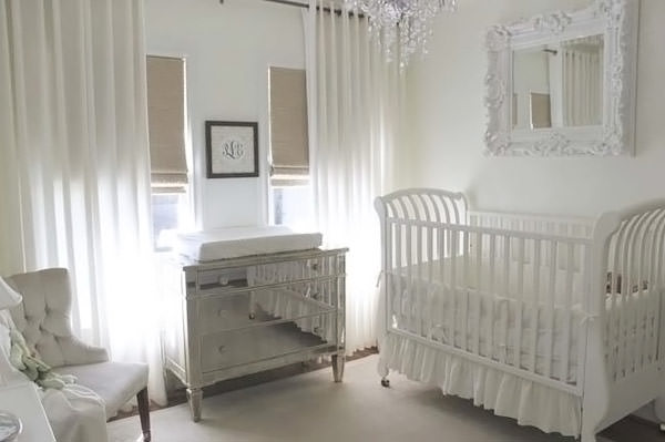quarto de bebe branco
