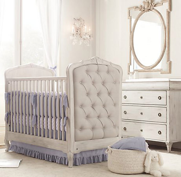 quarto de bebe branco