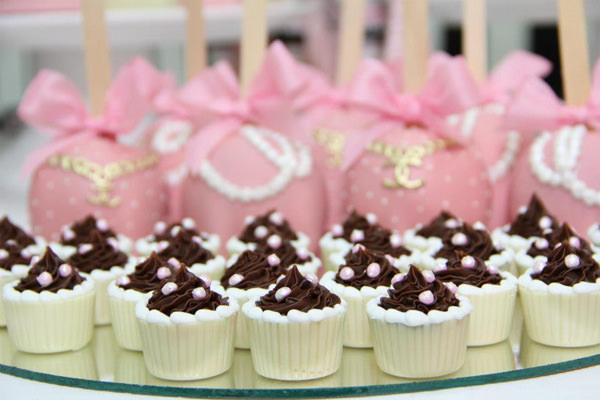 lacos-e-acucar-cha-de-bebe-chanel-ferrari-04