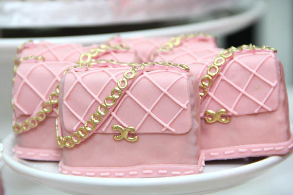 lacos-e-acucar-cha-de-bebe-chanel-ferrari-08