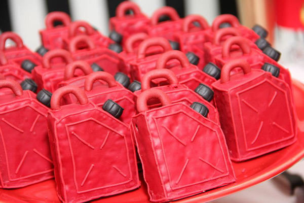 lacos-e-acucar-cha-de-bebe-chanel-ferrari-13