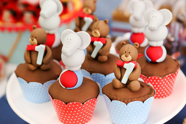 festinha-brinquedos-meninos-vermelho-azul-lollis-03