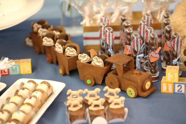 festinha-brinquedos-meninos-vermelho-azul-lollis-05