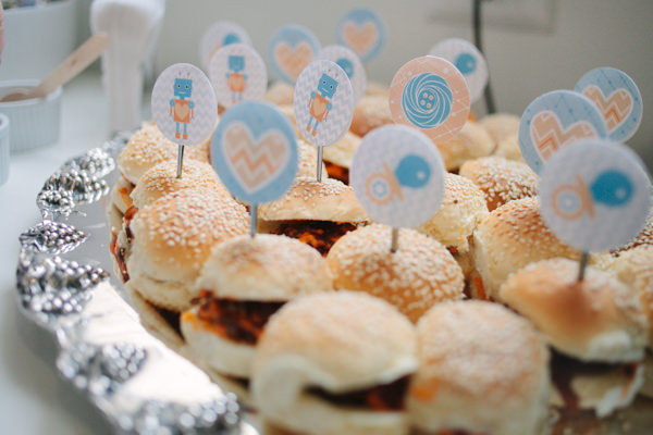 cha-de-bebe-robo-azul-branco-carol-rosa-22