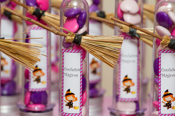 festinha-caraminholando-halloween-bruxa-pink-roxo-preto-11