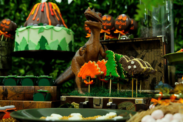 festinha-parque-dos-dinossauros-decoracao-festas-da-ju-03