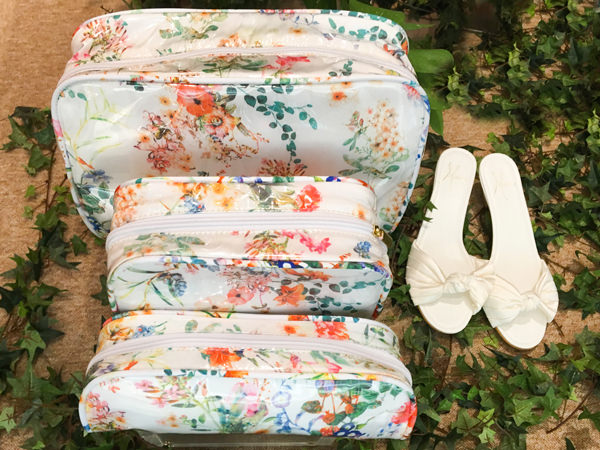 Maries, Roupas de Materninade