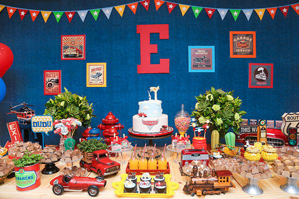 Aniversário de menino com decoração vintage