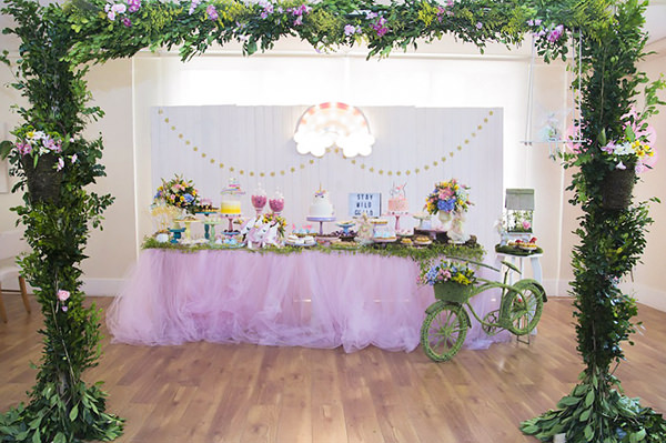 Decoração de fadas e unicórnios para aniversário de criança