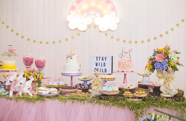 Decoração de fadas e unicórnios para aniversário de criança