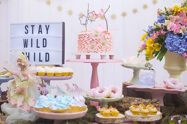 Decoração de fadas e unicórnios para aniversário de criança