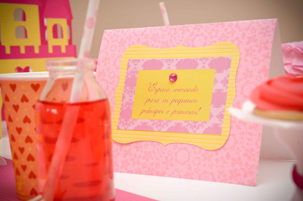 festa-princesas-rosa-decoracao-caraminholando-doces-nika-linden-fantasia-pacoca-27