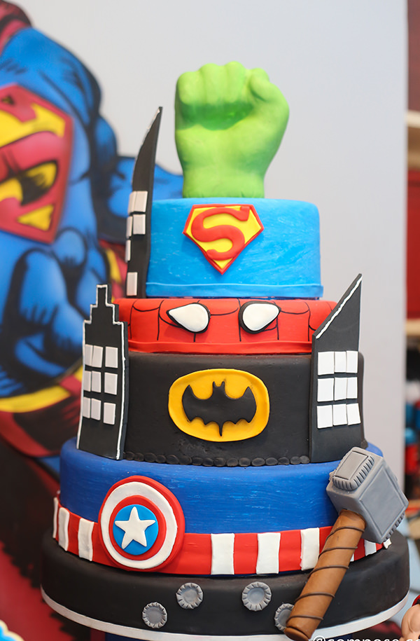 Aniversário de criança com tema super-heróis 